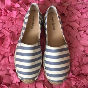 New Seven Dials Cute Blue Stripe Shoes!!